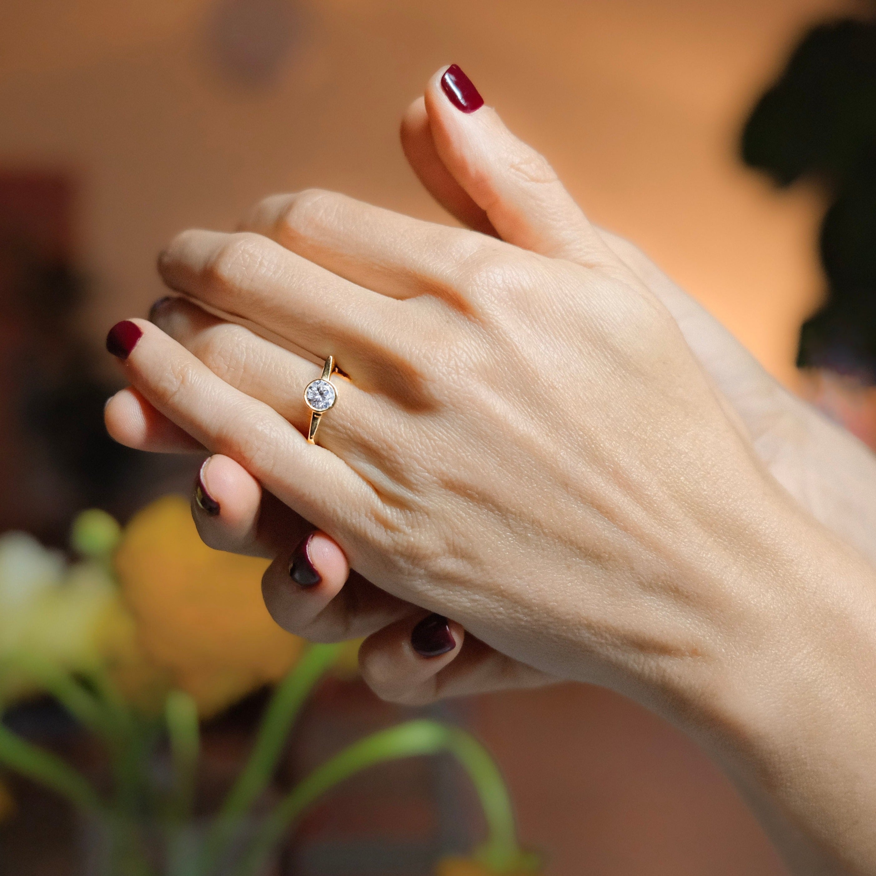 Pilar Square Ring with Round Diamond