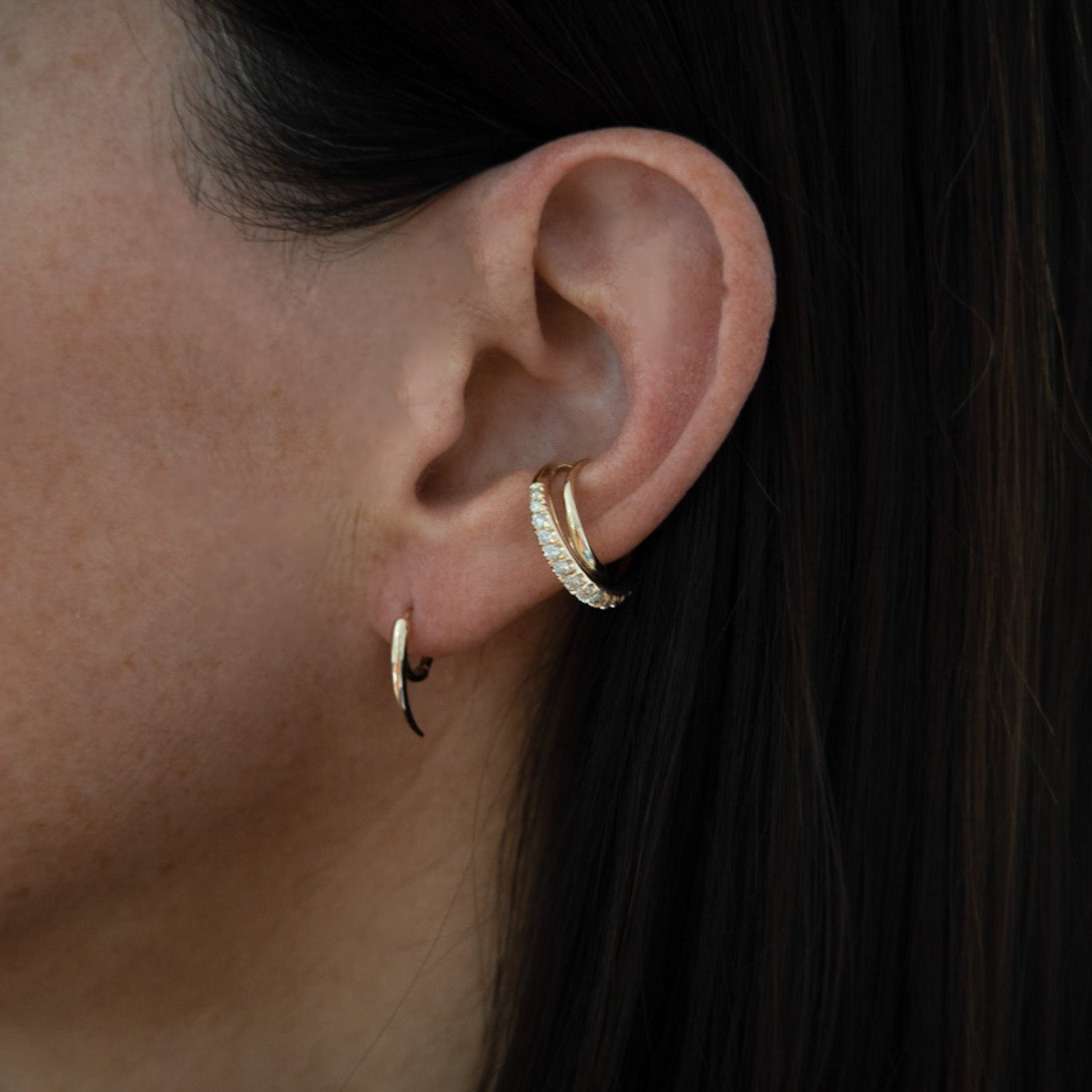 Superbe boucle d'oreille torsadée avec diamants taille française